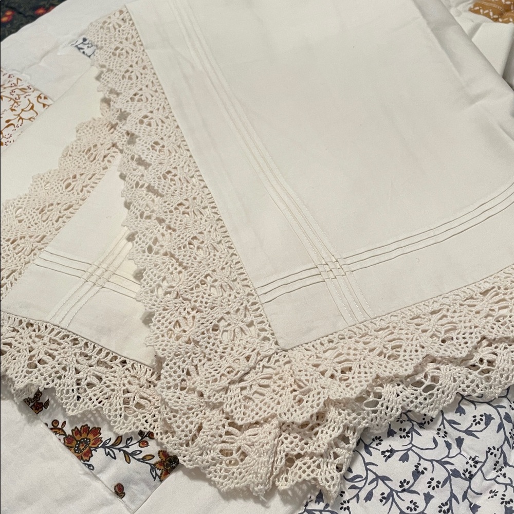 Lauren Ralph Lauren Beautiful Set of 2 Cream Euro Shams with button back close